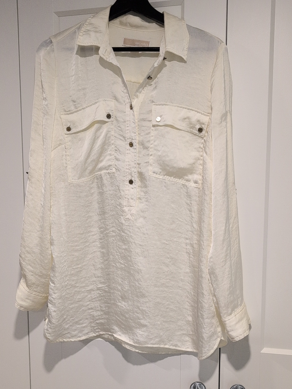 Michael Kors Cream Button-Front Long Sleeve Tunic. Size M